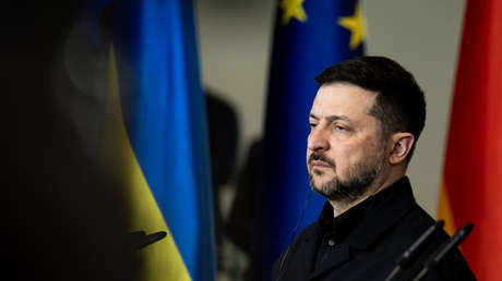 Zelenski se ofrece a desbloquear el estrecho de Ormuz, pero nadie se lo pide