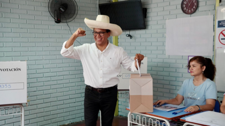 Qué se sabe de Roberto Sánchez, que enfrentará a Keiko Fujimori en el balotaje de Perú