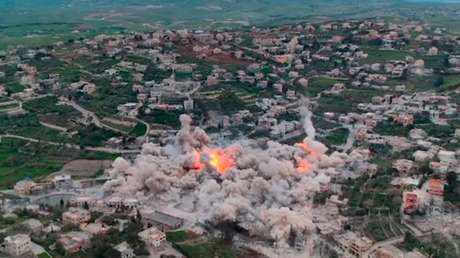 VIDEO: Israel bombardea "70 infraestructuras en un minuto" en el Líbano