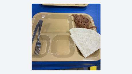 Militares de EE.UU. reclaman la mala calidad y pequeñas raciones de comida en los buques desplegados cerca de Irán