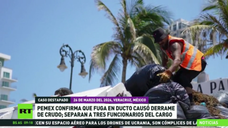 PEMEX confirma que una fuga en un ducto causó un derrame de crudo