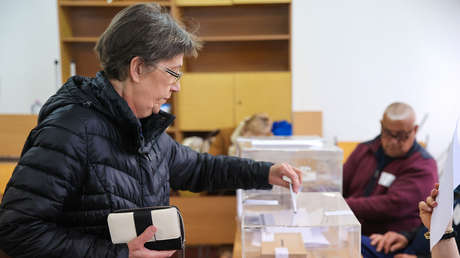 La coalición de expresidente crítico de la UE lidera las elecciones en Bulgaria