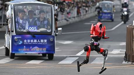 Un robot chino humanoide supera el récord mundial en una media maratón (VIDEO)