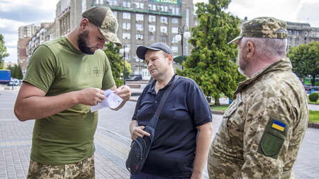 Bloomberg revela cruda realidad de reclutadores militares en Ucrania