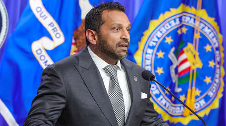 El director del FBI se enoja cuando le preguntan sobre su consumo de alcohol