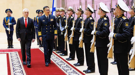 Los ministros de Defensa ruso y chino mantienen conversaciones en Moscú