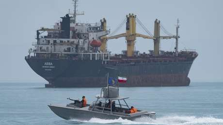 El CGRI anuncia la incautación de un barco sospechoso de colaborar con el Ejército de EE.UU.