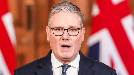 Ministros discuten en secreto cómo decirle a Starmer que renuncie, según medios