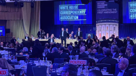 Sacan a Trump a toda prisa del escenario de la cena de corresponsales por un hombre armado