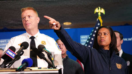 "Escopeta, pistola y múltiples cuchillos": Policía da detalles sobre el tirador en un acto con Trump