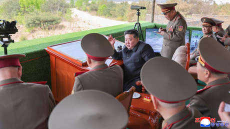 FOTOS: Kim Jong-un supervisa un concurso de artillería de unidades del Ejército
