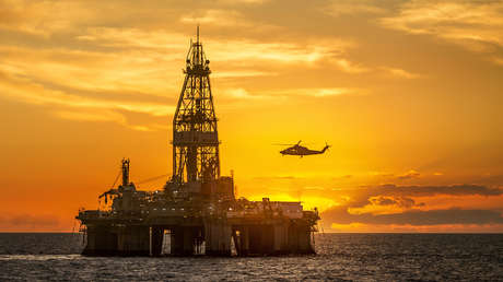 Precio del petróleo se dispara a su máximo desde 2022