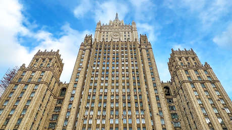 Cancillería rusa: Londres y París planeaban transferir componentes de armas nucleares a Kiev