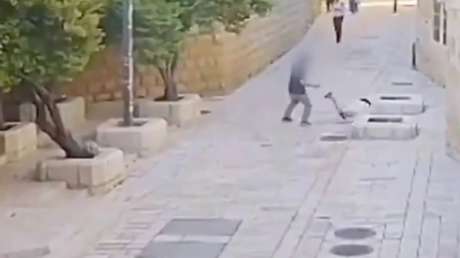 VIDEO BRUTAL: Colono israelí ataca violentamente a una monja en Jerusalén