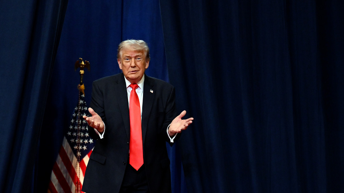 "Como caer por un precipicio": Tucker Carlson explica por qué Trump perdió popularidad entre los jóvenes