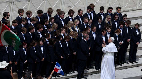 VIDEO: La banda del Vaticano sorprende al tocar 'Dancing Queen' de ABBA ante el papa