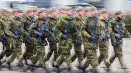 Este país prevé multas a jóvenes que no respondan a cartas del Ejército sobre el servicio militar