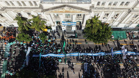 Las universidades argentinas desafían a Milei con una nueva marcha masiva (VIDEOS)
