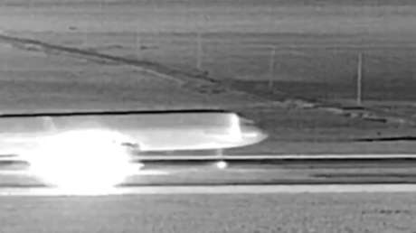 Revelan el oscuro pasado del hombre que se lanzó a la turbina de un avión en marcha en EE.UU.