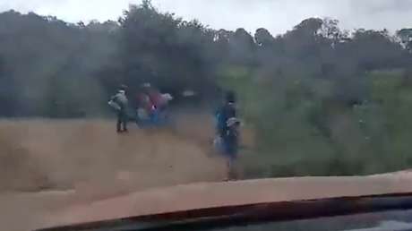 VIDEO: Indígenas huyen de sus comunidades en medio de violenta arremetida narcoparamilitar en México