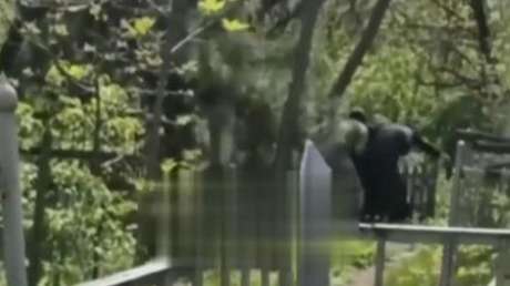VIDEO: Reclutadores ucranianos movilizan por la fuerza a un sacerdote después de oficiar un funeral