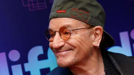 Bono se olvida del rock y se suelta a bailar salsa en CDMX (VIDEO)