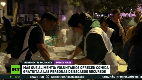 Más que alimento: voluntarios ofrecen comida gratuita a personas de escasos recursos en Argentina