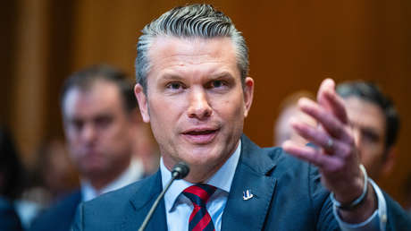 "Duro como la mierda": Hegseth parodia a Trump